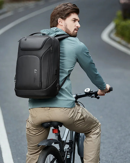 Moderner Business-Rucksack 17.3 Zoll gross