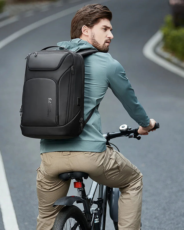 Moderner Business-Rucksack 17.3 Zoll gross