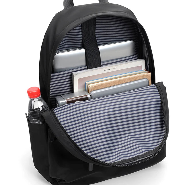 Schlichter Rucksack schwarz 15 Zoll