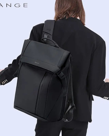 Design-Rucksack mit PU-Klappe schwarz